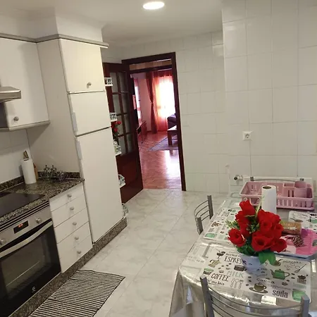 Piso Amplio En Con Parking * Vigo